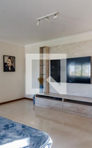 Casa à venda com 350m², 4 quartos e 5 vagasSala de TV