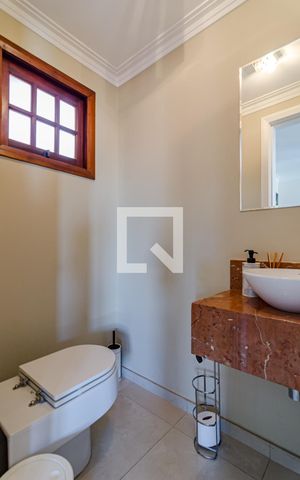 Casa à venda com 350m², 4 quartos e 5 vagasLavabo