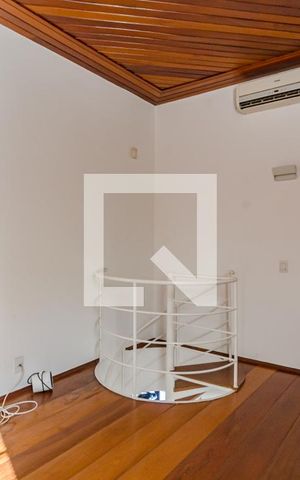 Casa à venda com 350m², 4 quartos e 5 vagasMezanino