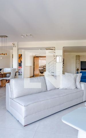 Casa à venda com 350m², 4 quartos e 5 vagasSala