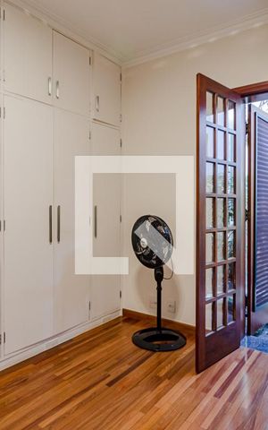 Casa à venda com 350m², 4 quartos e 5 vagasQuarto 4