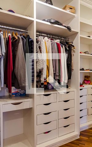 Casa à venda com 350m², 4 quartos e 5 vagasCloset da suíte