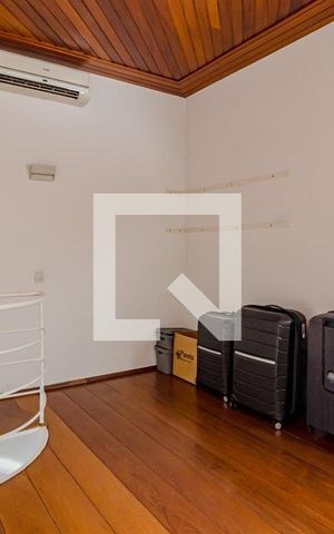 Casa à venda com 350m², 4 quartos e 5 vagasMezanino