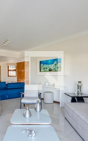 Casa à venda com 350m², 4 quartos e 5 vagasSala