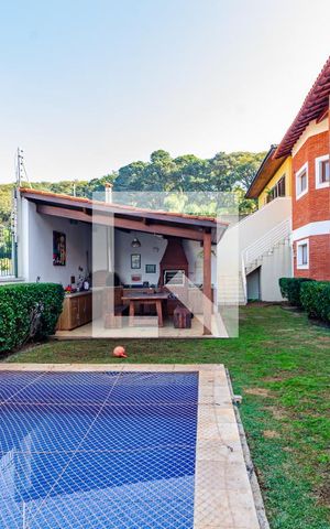 Casa à venda com 350m², 4 quartos e 5 vagasPiscina