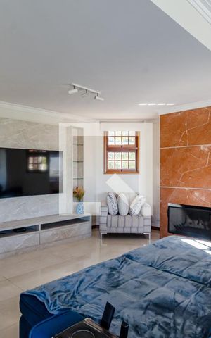 Casa à venda com 350m², 4 quartos e 5 vagasSala de TV