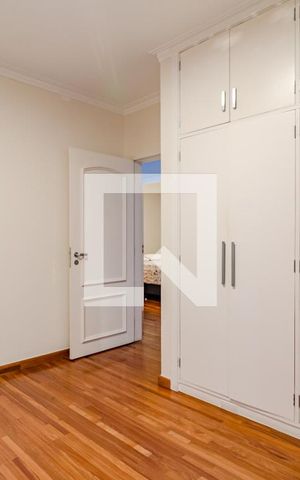 Casa à venda com 350m², 4 quartos e 5 vagasQuarto 4