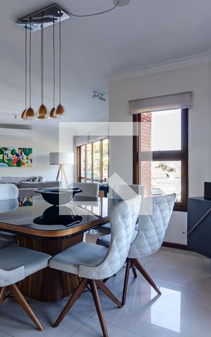 Casa à venda com 350m², 4 quartos e 5 vagasSala de jantar