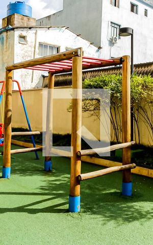 Apartamento para alugar com 65m², 2 quartos e 1 vaga Apartamento para alugar com 65m², 2 quartos e 1 vagaÁrea comum - Playground