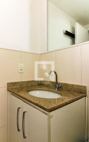 Apartamento para alugar com 65m², 2 quartos e 1 vaga Apartamento para alugar com 65m², 2 quartos e 1 vagaBanheiro da Suíte 1