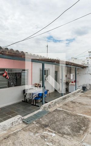 Casa à venda com 280m², 2 quartos e 6 vagas Casa à venda com 280m², 2 quartos e 6 vagasQuintal