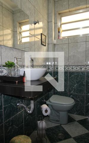 Casa à venda com 227m², 4 quartos e 4 vagasLavabo