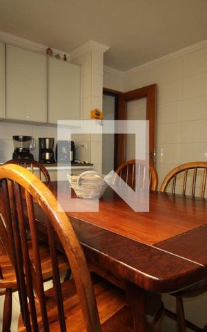 Casa à venda com 227m², 4 quartos e 4 vagasCozinha