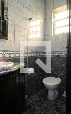 Casa à venda com 227m², 4 quartos e 4 vagasBanheiro Corredor