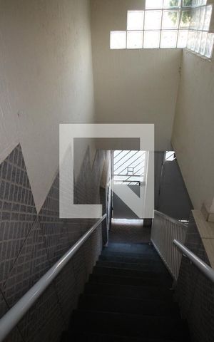 Casa à venda com 227m², 4 quartos e 4 vagasEscada