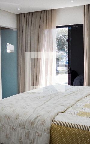 Casa à venda com 165m², 3 quartos e 2 vagasSuíte