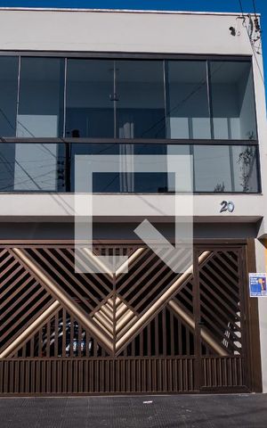 Casa à venda com 165m², 3 quartos e 2 vagasFachada