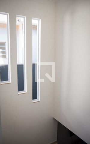 Casa à venda com 165m², 3 quartos e 2 vagasEscada
