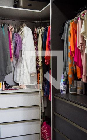 Casa à venda com 165m², 3 quartos e 2 vagasCloset