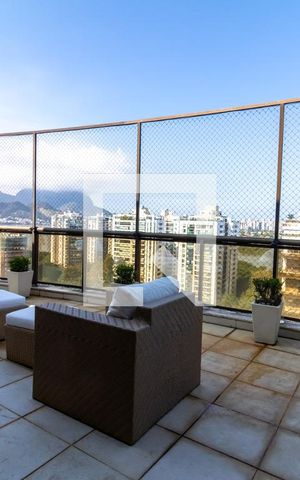 Apartamento à venda com 557m², 4 quartos e 3 vagas Apartamento à venda com 557m², 4 quartos e 3 vagasSuíte 2 Varanda
