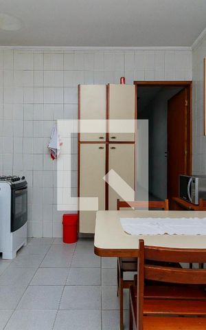 Casa à venda com 205m², 4 quartos e 2 vagas Casa à venda com 205m², 4 quartos e 2 vagasCozinha