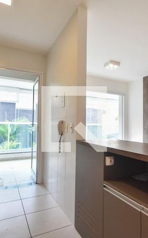 Apartamento à venda com 64m², 2 quartos e 1 vagaCozinha 