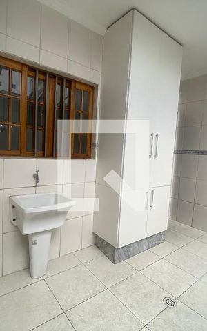Casa à venda com 180m², 3 quartos e 4 vagasÁrea de Serviço