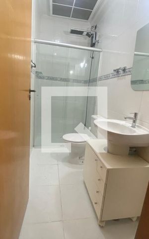 Casa à venda com 180m², 3 quartos e 4 vagasBanheiro