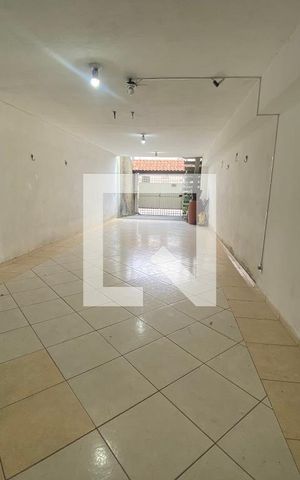 Casa à venda com 180m², 3 quartos e 4 vagasGaragem
