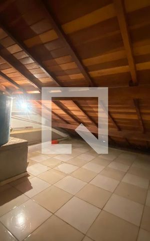 Casa à venda com 180m², 3 quartos e 4 vagasSótão