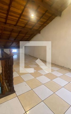 Casa à venda com 180m², 3 quartos e 4 vagasSótão