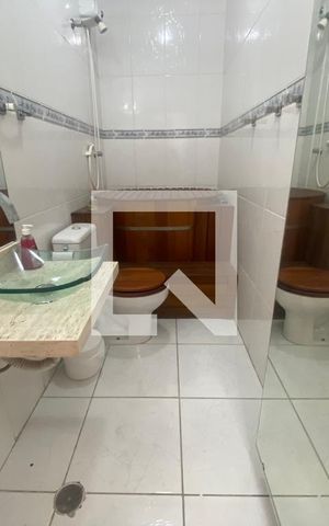 Casa à venda com 180m², 3 quartos e 4 vagasBanheiro da Suíte