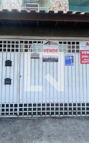 Casa à venda com 180m², 3 quartos e 4 vagasFachada
