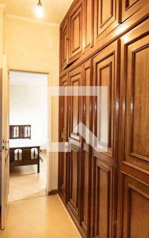 Casa à venda com 380m², 5 quartos e 2 vagasQuarto 4- detalhe closet 