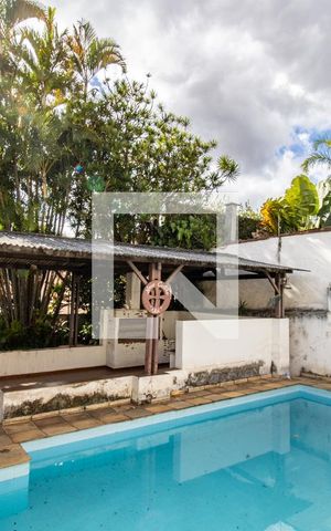Casa à venda com 380m², 5 quartos e 2 vagasPiscina 