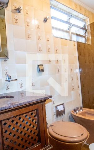 Casa à venda com 380m², 5 quartos e 2 vagasBanheiro 4 