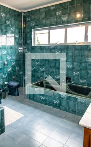 Casa à venda com 380m², 5 quartos e 2 vagasBanheiro 3 