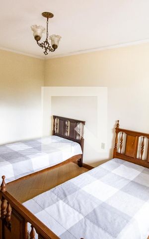 Casa à venda com 380m², 5 quartos e 2 vagasQuarto 4 