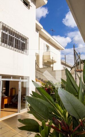 Casa à venda com 380m², 5 quartos e 2 vagasFachada interna 