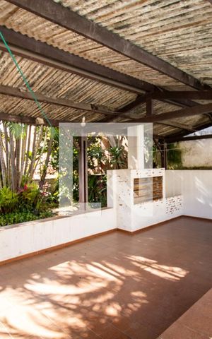 Casa à venda com 380m², 5 quartos e 2 vagasChurrasqueira 