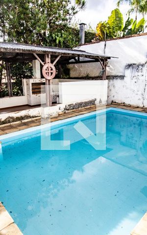 Casa à venda com 380m², 5 quartos e 2 vagasPiscina 