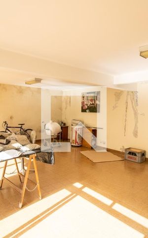 Casa à venda com 380m², 5 quartos e 2 vagasSalão de festas 