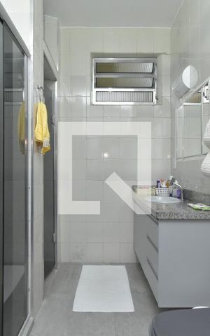 Apartamento à venda com 74m², 2 quartos e sem vagaBanheiro