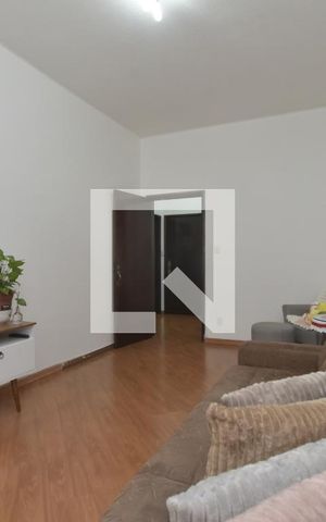 Apartamento à venda com 74m², 2 quartos e sem vagaSala