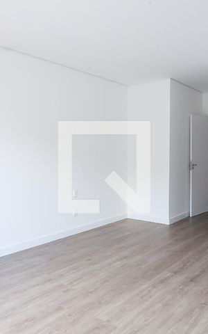 Casa de condomínio à venda com 329m², 4 quartos e 4 vagas Casa de condomínio à venda com 329m², 4 quartos e 4 vagasSuíte 4