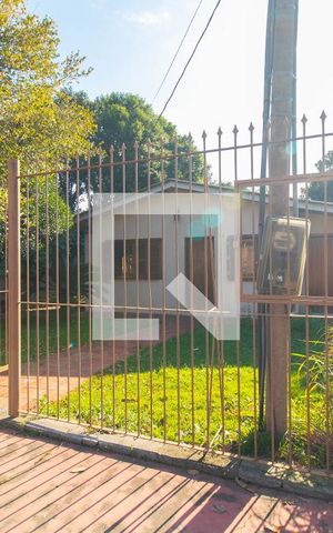 Casa à venda com 180m², 3 quartos e 5 vagas Casa à venda com 180m², 3 quartos e 5 vagasFachada