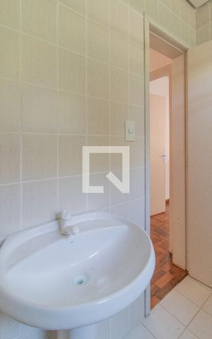 Casa à venda com 180m², 3 quartos e 5 vagas Casa à venda com 180m², 3 quartos e 5 vagasBanheiro Corredor