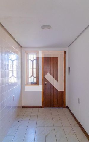 Casa à venda com 180m², 3 quartos e 5 vagas Casa à venda com 180m², 3 quartos e 5 vagasCozinha e Área de Serviço
