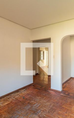 Casa à venda com 180m², 3 quartos e 5 vagas Casa à venda com 180m², 3 quartos e 5 vagasSala