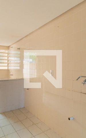 Casa à venda com 180m², 3 quartos e 5 vagas Casa à venda com 180m², 3 quartos e 5 vagasCozinha e Área de Serviço